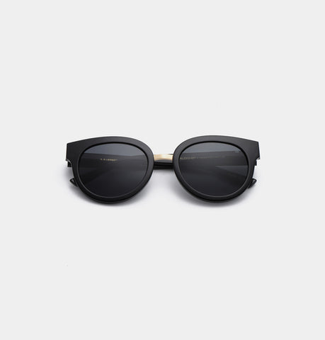 Elegant Medium Sized Sunglasses <span>JOLIE<span>